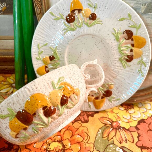 Vintage Arnel's 1974 Oversized Soup Mug with Saucer Set - Picture 2 of 3